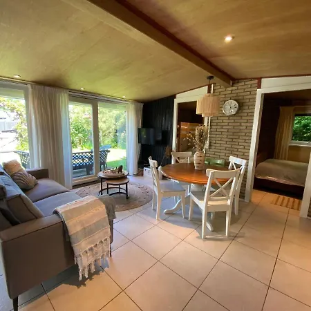 De Lavendeltuin Ferienhaus Sint Maartensvlotbrug